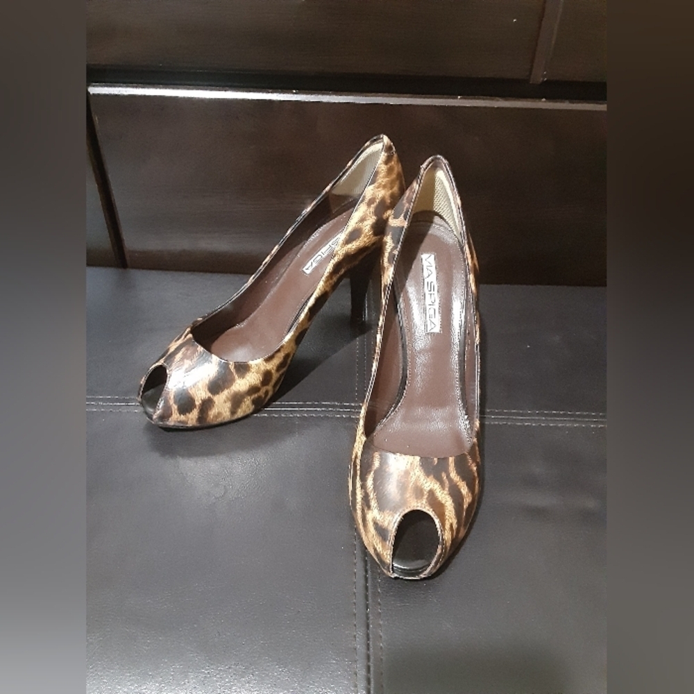 Via Spiega Women's Leather Peep Toe Animal Print Mob Wife Highheel Shoes…